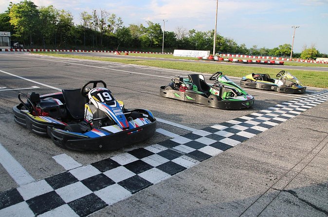2 x 15 MIN OF GO KARTING - What you’ll do on site: the flow from check-in to the track