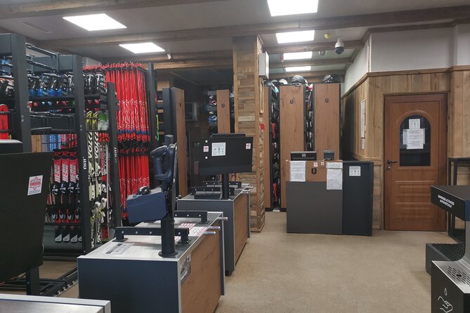 4 days Ski equipment rental in Borovets - Small Group Size and a Staff Built for Ski Troubles