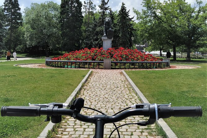 Adventure bike tours in Sofia - Borisova Gradina Park: where the greenery keeps coming