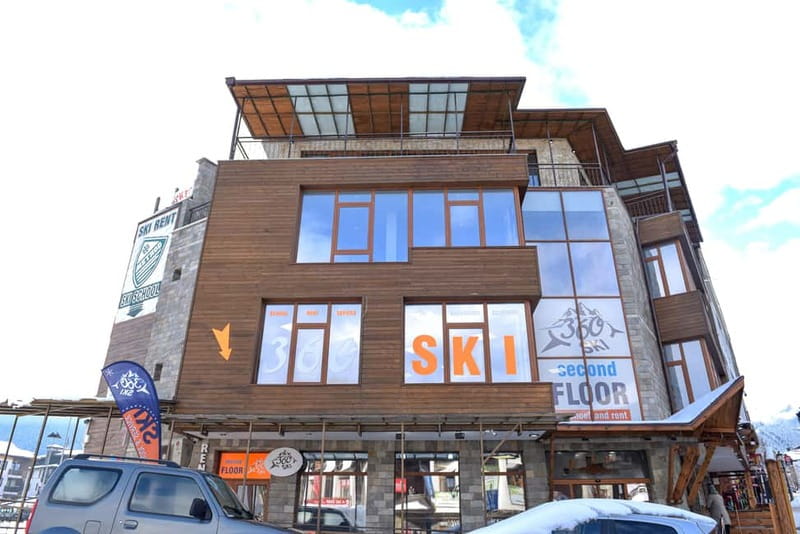Bansko: Ski and Snowboard equipment rental - The Shop Setup: Big Inventory and Real Ski-Slope Options