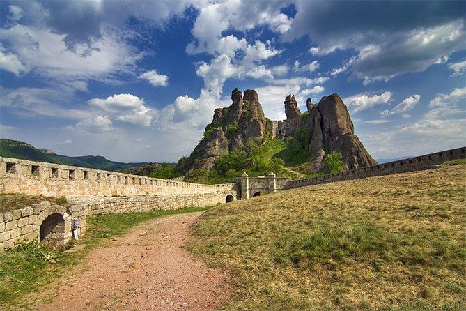 Belogradchik Full-day Tour from Sofia - Belogradchik Fortress: Roman defenses and big sky views