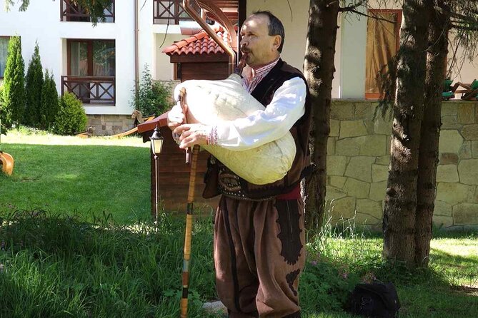 Bulgarian Dinner with Show from Nessebar and Sunny Beach - The folklore show and orchestra: what to watch for