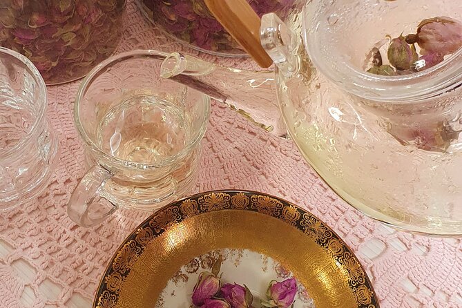 Bulgarian Rose Aromatic Experience - Aromatherapy and the big focus on smelling real rose oil