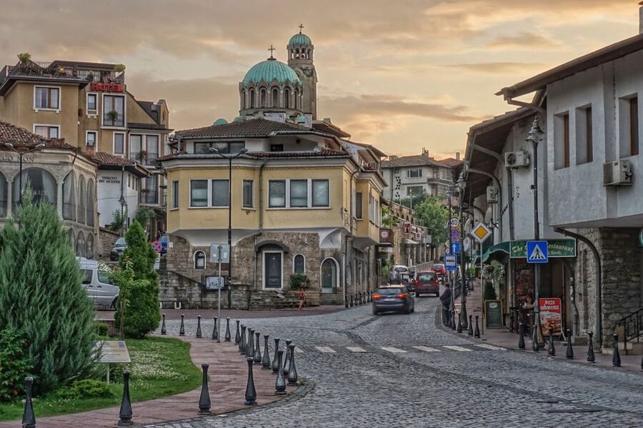 Day Trip to Bulgaria and Veliko Tarnovo from Bucharest - Key moments that make this day trip worth your time
