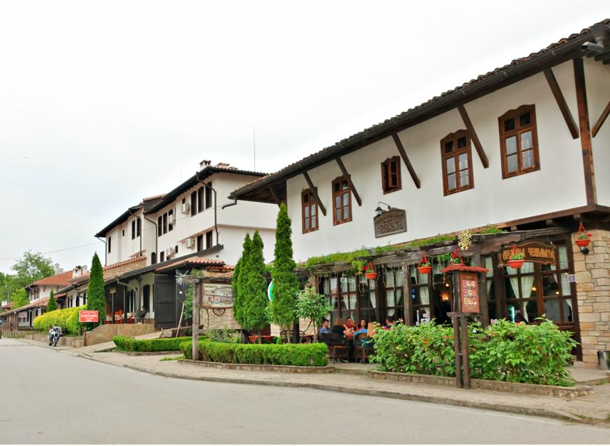 Day Trip to Bulgaria and Veliko Tarnovo from Bucharest - Arbanasi Village, Extra Medieval Architecture in One Hour
