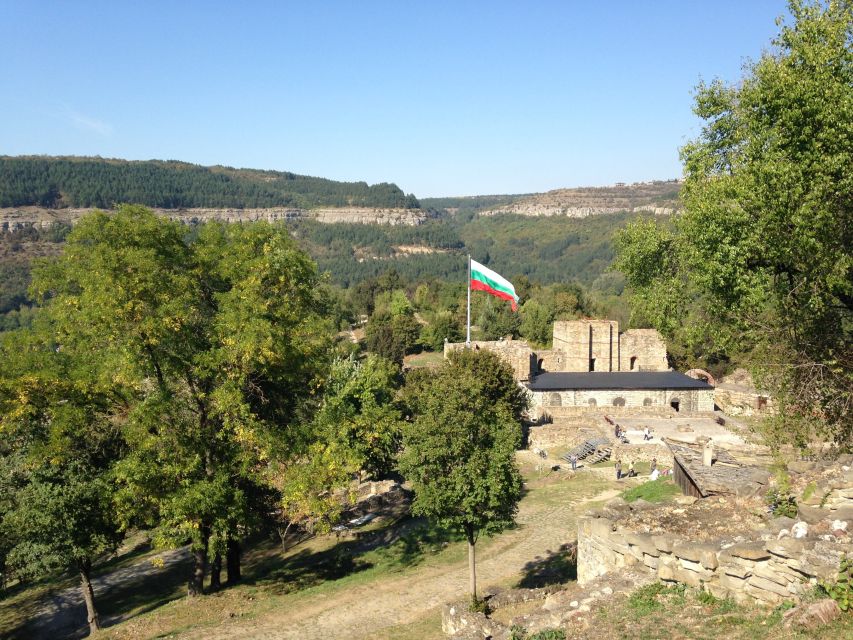From Bucharest: Bulgaria 1-Day Tour - Arbanasi village in 15 minutes, using a short window well
