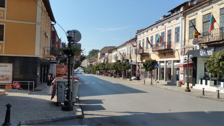 From Bucharest: Bulgaria 1-Day Tour - AFI Palace Cotroceni Mall browsing, how it fits without hijacking the day