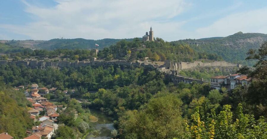 From Bucharest: Bulgaria 1-Day Tour - Basarbovo Monastery in 15 minutes, how to make the stop count