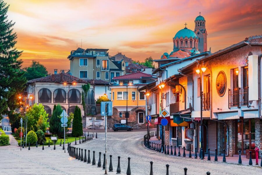 From Bucharest: Full-Day Trip to Bulgaria - Should you book this Veliko Tarnovo day trip?