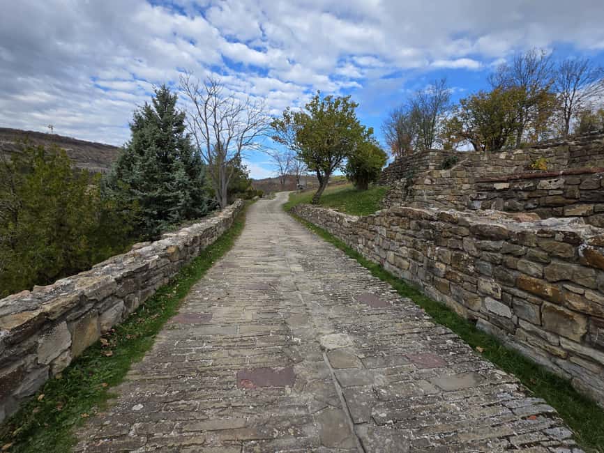 From Bucharest: Full-Day Trip to Bulgaria Highlights - Your Free Time in Veliko Tarnovo: Cobblestones, Workshops, and Viewpoints