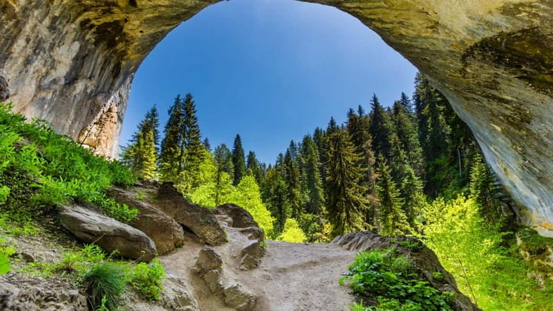 From Plovdiv: Wonderful Bridges and Rhodope Cuisine Day Trip - Wonderful Bridges: erosion art you can walk toward