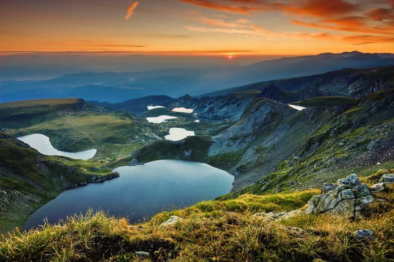 From Sofia: 7 Rila Lakes and Rila Monastery Extended Trip - From Sofia to Panichishte: the morning transfer that actually helps