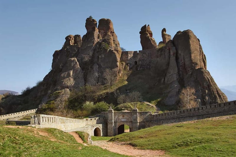 From Sofia: Belogradchik Rocks & Venetsa Cave Full-Day Tour - Why Belogradchik Rocks and Venetsa Cave are such a strong Sofia day trip