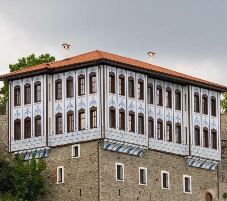 From Sofia: Small Group Guided Tour of Plovdiv's Highlights - Live guide versus audio guide: choosing how you want to listen