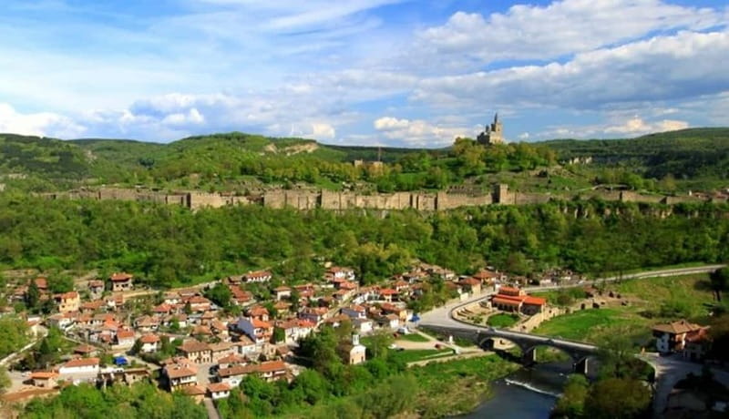 From Sofia: Veliko Tarnovo and Arbanasi - Arbanasi village tour: churches, Revival architecture, and easy photo angles