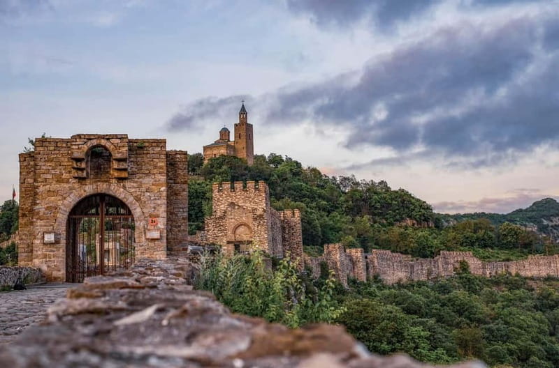 From Sofia: Veliko Tarnovo & Arbanassi 12 hrs Day Tour - Veliko Tarnovo, the medieval capital you can walk through