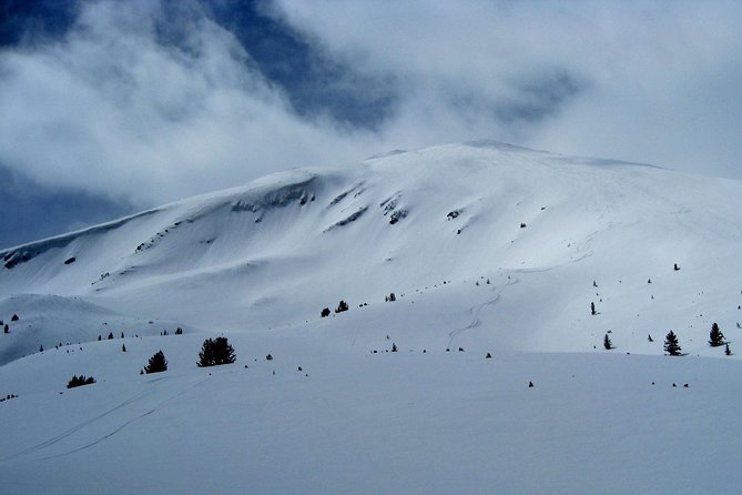Full day Snowshoeing tour to Bezbog peak 2645 m in Pirin Mountains - The snowshoe hike to Bezbog Peak (2645 m)
