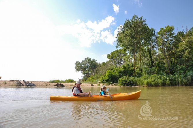 Kamchia river kayaking day tour - Paddling through the park: dense forests and calm water