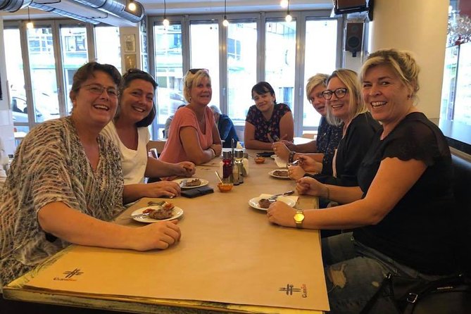 Market Food Tour - Stop 4: Lions’ Bridge as a quick city-story pause