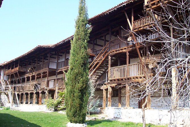 Melnik & Rozen Monastery Tour: Wine Tasting, History, Scenic Walk - Kordopoulova House: The 250-Year-Old Wine Cellar Stop