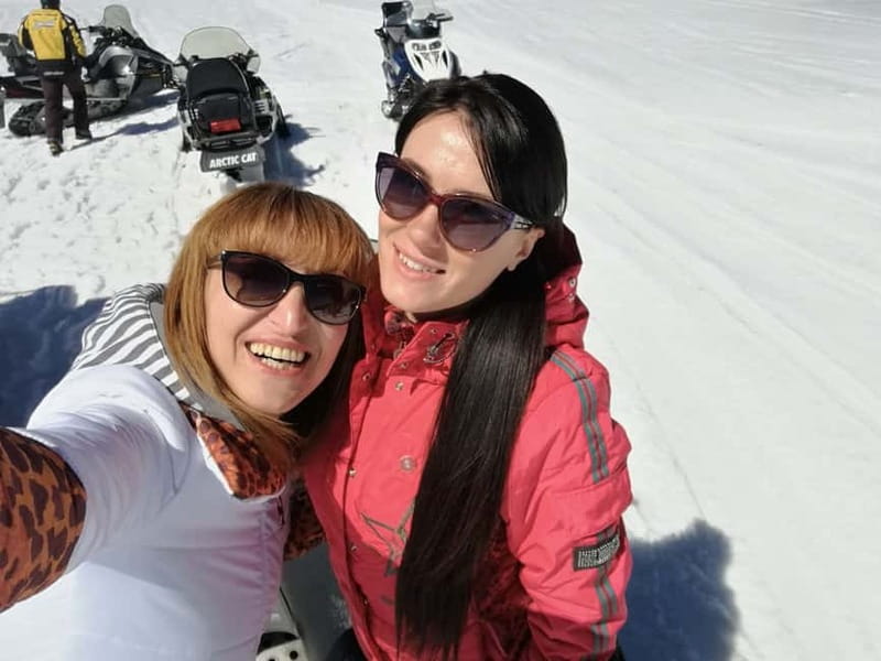 One-Day Hiking with Snowshoes on Vitosha - Momina Skala hut stop, then the push toward Kamen Del