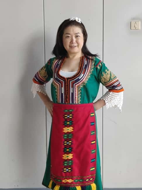Photos with traditional costumes in Sofia - The costume and jewelry part, where the experience turns fun