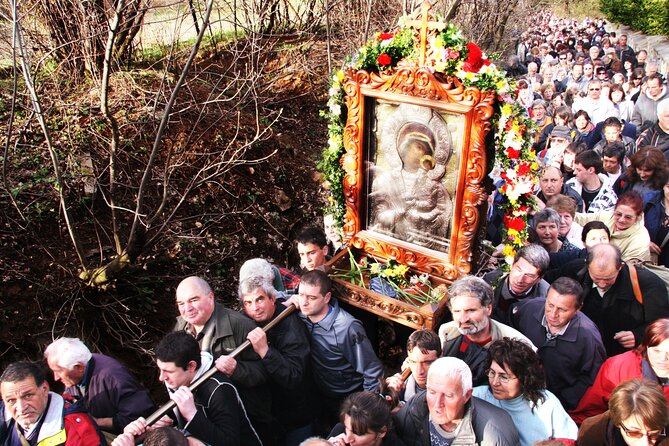 Private trip to Bachkovo Monastery and Assen’s Fortress - Bachkovo Monastery: icon, murals, and churches you can spot fast