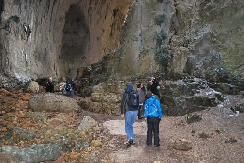 Prohodna, Saeva Dupka Cave and Glozhene Tour from Sofia - Leaving Sofia for the Iskar Gorge Drive