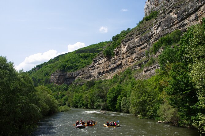 Rafting on Iskar River - Safety briefing, group size, and instructor support
