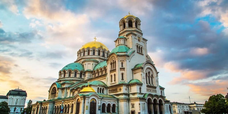 Secrets, Facts, and Legends of Sofia: Full Day Tour - St George lunch inside a former mosque, how to use the pause well