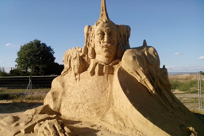 Self-Guided Sand Festival in Burgas - Burgas Sand Festival in plain terms, art you can walk up to