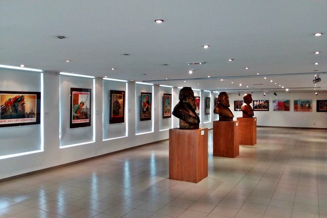 Self-guided Tour in the Museum of Socialist Art - Walking through the collection: socialist realism, sculptures, and political meaning