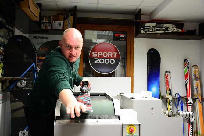 Ski and Snowboard Equipment servicing in Bansko - Drop Off After 18:00, Pick Up When the Shop Opens