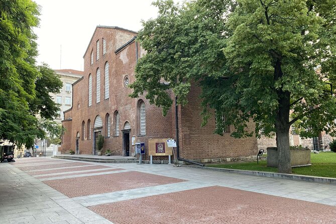 Sofia Audio guide Tour offers available in 7 languages - Finding the meeting point in Sofia Old City Center (and why it matters)