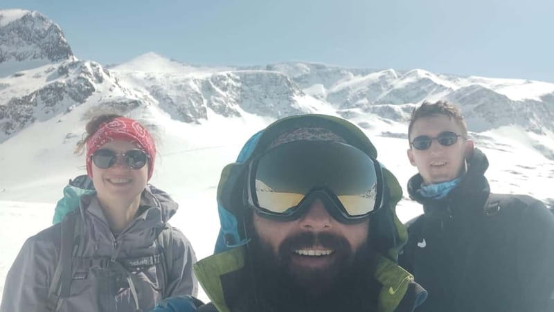 Sofia: Black Peak-Vitosha Mountain Snowshoeing Day Trip - The hike up to Cherni Vruh: gentle start, big views