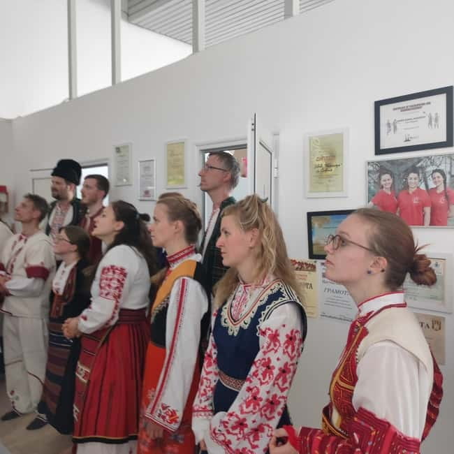Sofia: Discover Bulgaria with Dance - Sofia Folk Dance in One Hour: What You Are Really Buying