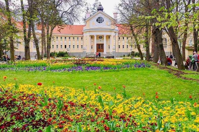 Spa Day Trip to Bankya and Divotinsky Monastery - Lunch in Bankya: keep it easy and unhurried