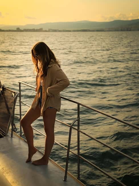 Sunny Beach: Sunset Catamaran Cruise with Dinner & Prosecco - Buffet Dinner on a Catamaran: What You Actually Get