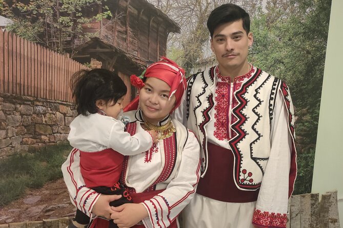 Take a photo with traditional Bulgarian costumes - Getting digital photos by email, plus your own photo time