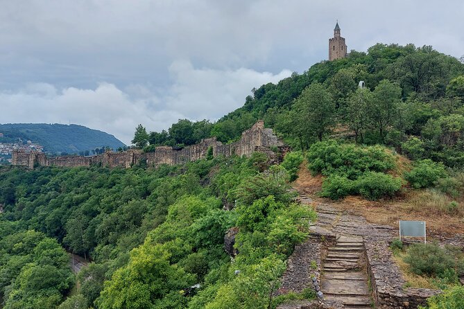 Veliko Tarnovo and Arbanasi day tour from Sofia with pickup - Samovodska Charshiya: Old Market Street for Crafts and Photos