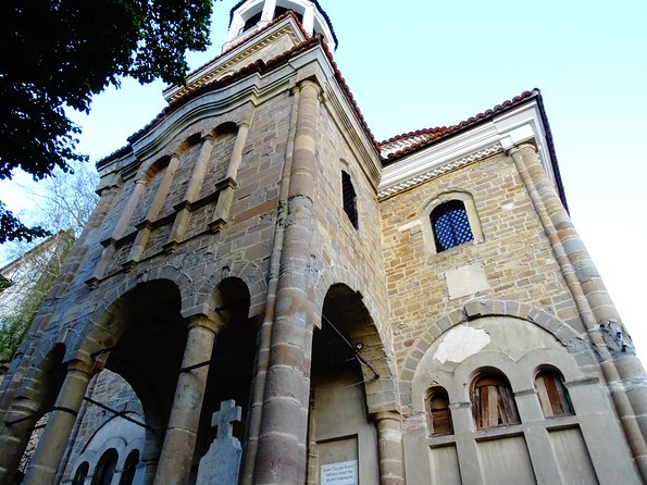 Veliko Tarnovo and Arbanasi Tour from Sofia - Arbanasi: 1 hour in a village of stone houses and wealthy-era design
