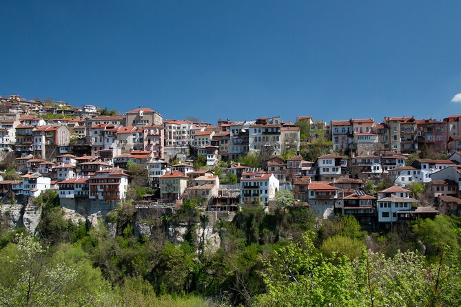 Veliko Tarnovo and Arbanassi Small-Group Day Trip from Sofia - How the Veliko Tarnovo and Arbanassi day trip feels in real life