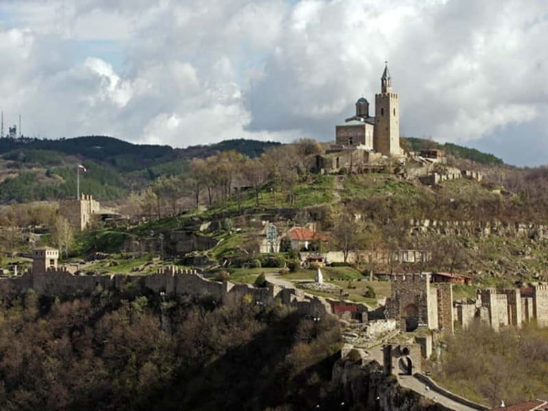 Veliko Tarnovo & Arbanasi Full day tour - From Sofia to Veliko Tarnovo, you start with the views