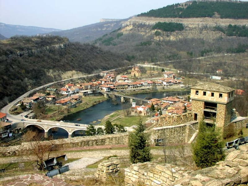 Veliko Tarnovo & Arbanasi Full day tour - Arbanasi: trade fortress views for village churches