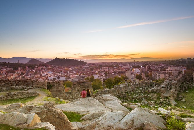 Walking tour of Plovdiv's top attractions - Hisar Kapia area, the medieval gate and the acropolis story
